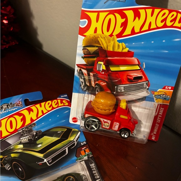 NWT 5 items 2 Hot Wheels Toretto Cali license plate HW light switch plate/ sign - Picture 5 of 11